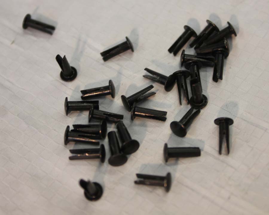 2941-14 Foot Mat Rivets (1914-57 all)