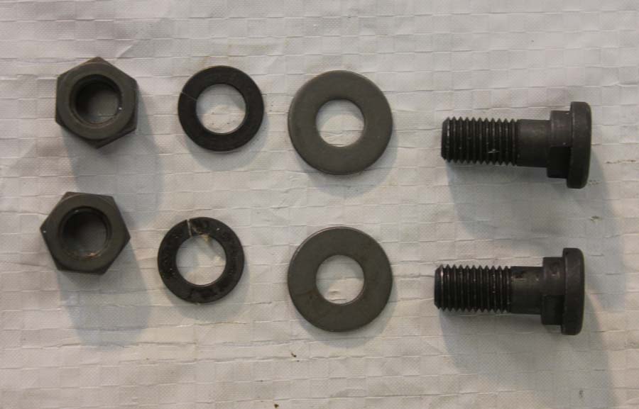 3743-23 Rear fender brace kit1