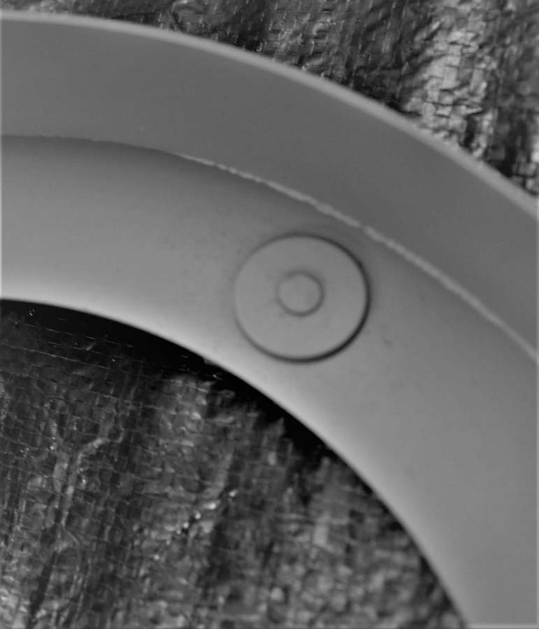 3817-36A Rear stud rivet heads