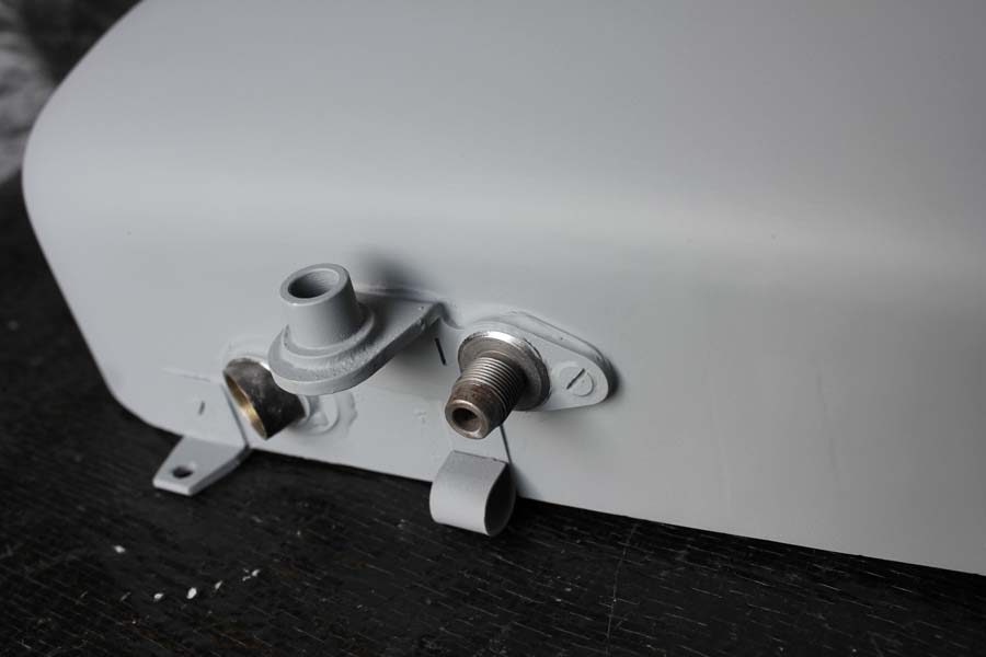 3501-28 shift pivot - oil outlet