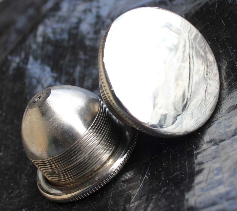 3507-16 Fuel caps
