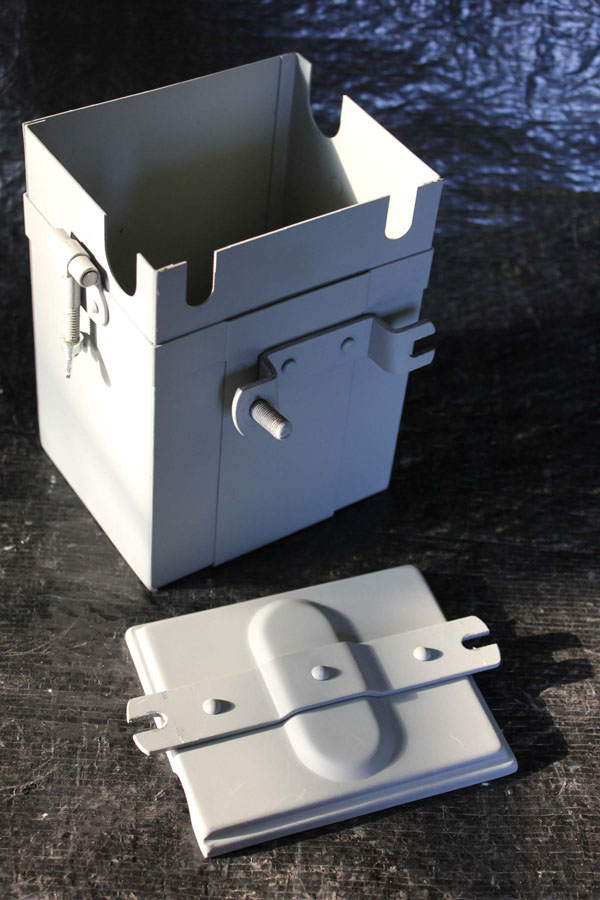 4401-18 Battery Box back open