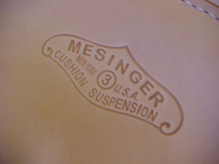 MESINGER 3 LOGO BLONDE