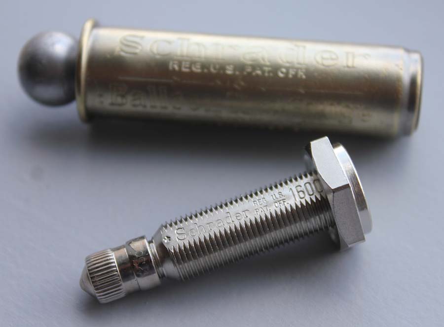11567-25 Valve cover with original gauge